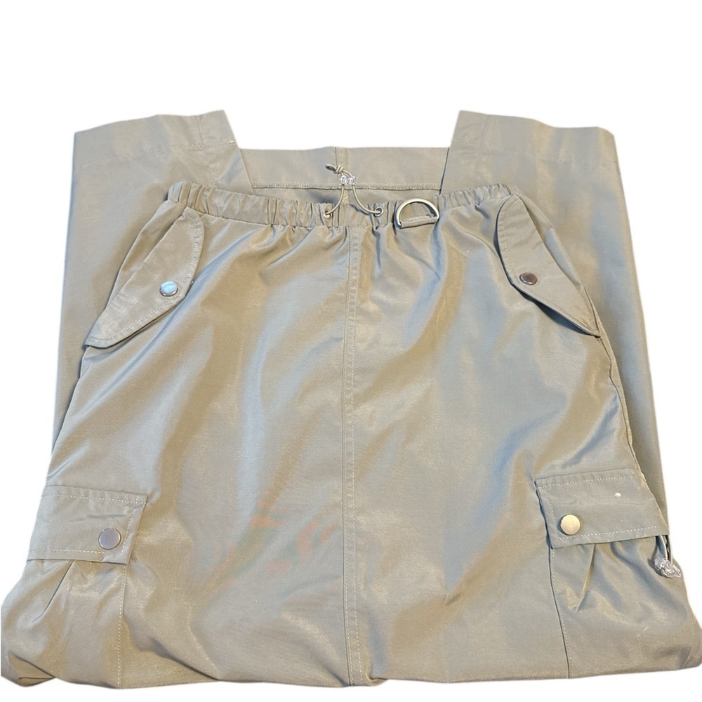 light olive green  Women's cargo Skirt - Picture 3 of 5